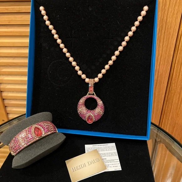 Heidi Daus Pink Pearl & Crystal Necklace/Bracelet Set 💗💎 - Picture 8 of 15